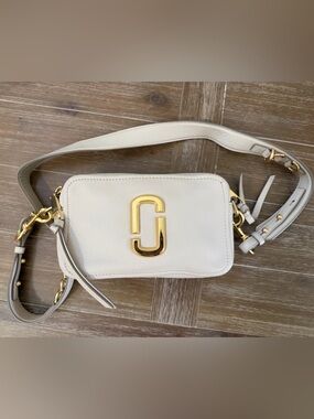 Beautiful! Marc Jacobs Soft Shot Cream Leather Crossbody Bag